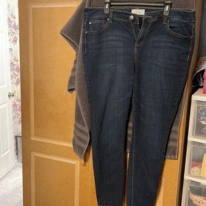 Straight leg skinny jeans mid rise